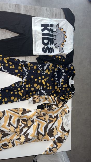 Lot de vêtements 3-4 ans