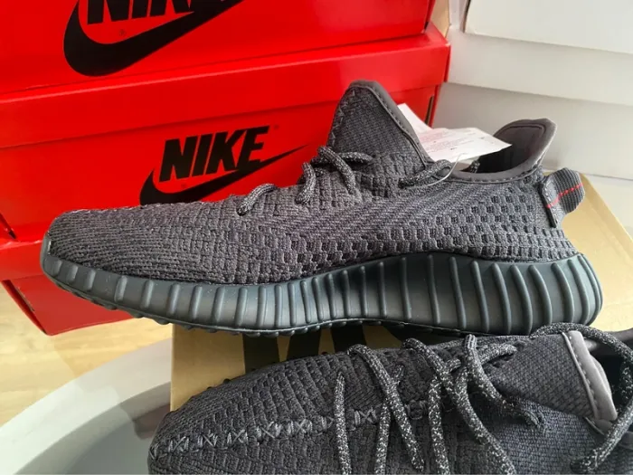 Adidas Yeezy boost 350 v2 black - photo numéro 8