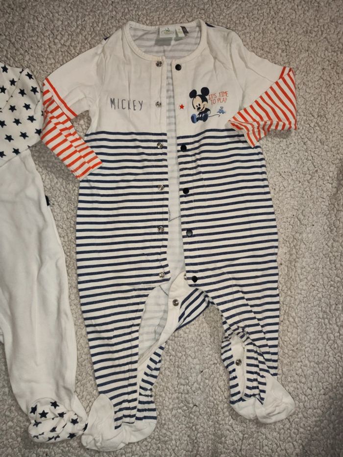 Lot de 2 pyjamas dont 1 Disney Mickey 12 mois - photo numéro 2