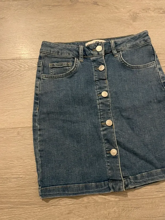 Jupe en jean boutonnée Tally Weijl Taille 34 - Très bon état - photo numéro 2