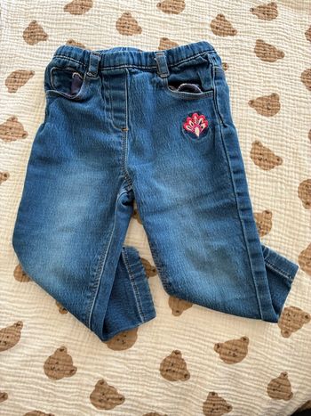 Jeans taille 18 mois 