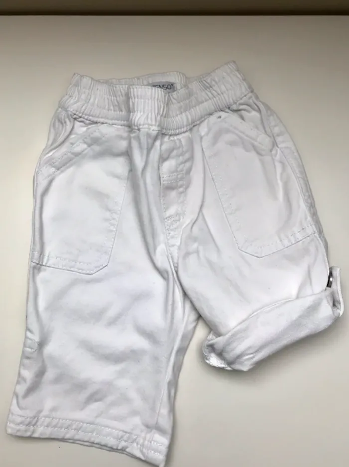 Lot pantalon, chemise, pull sans manche 6 mois - photo numéro 4