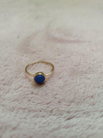Bague dorée et bleue
