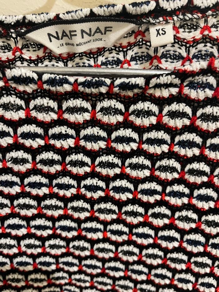 Pull manches longues à motifs  et noeud sur l’épaule noir blanc et rouge naf naf taille XS/34 - photo numéro 7
