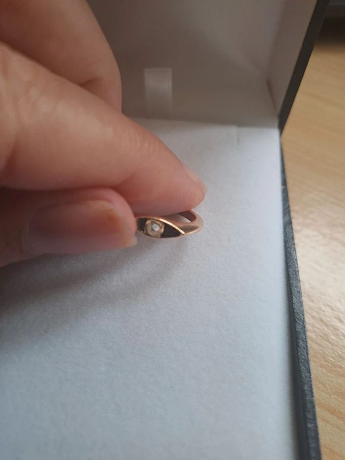 Bague couleur or avec strass - photo numéro 2