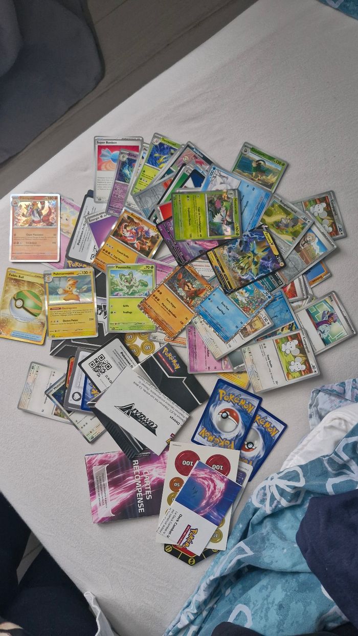 lot cartes pokemon neuves juste debalées