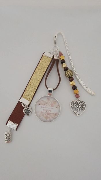 Cadeau marraine, bijoux de sac ou marque page " super marraine forever"