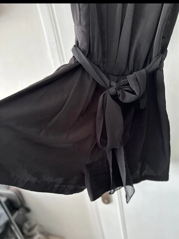 Combishort sans manches dos ouvert avec ceinture noir taille XS ZARA - photo numéro 5