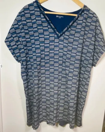 Blouse t shirt femme taille 50 / collection u
