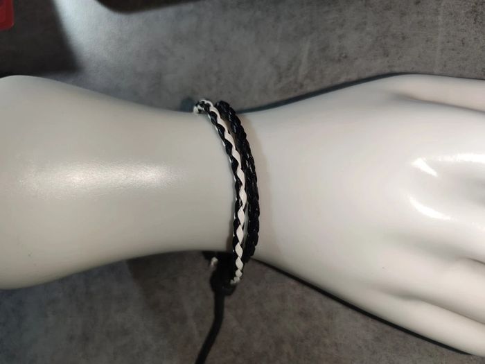 Bracelet double tresse simili cuir noir et blanc