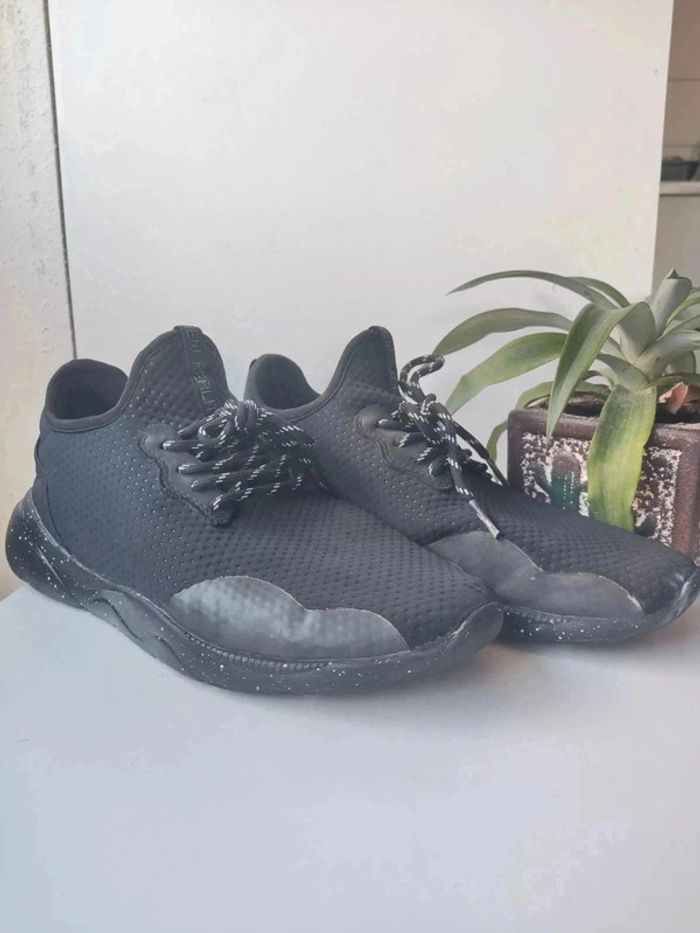 Baskets Bershka taille 41