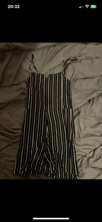Combi-short noire à rayures blanches – Chic & confortable