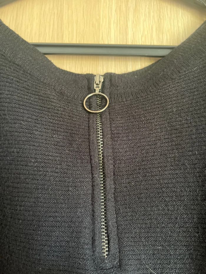 Pull noir - photo numéro 3
