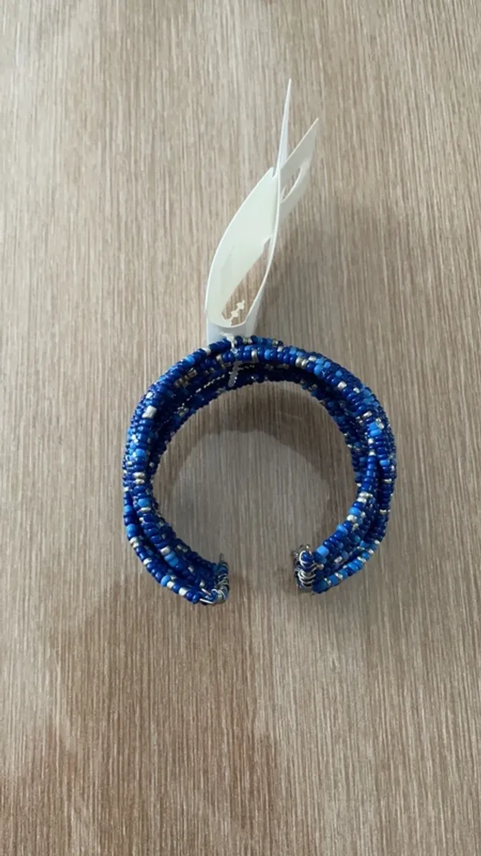 Bracelet bleu - photo numéro 2