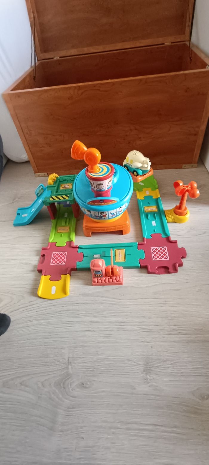 Aéroport Tut Tut bolides