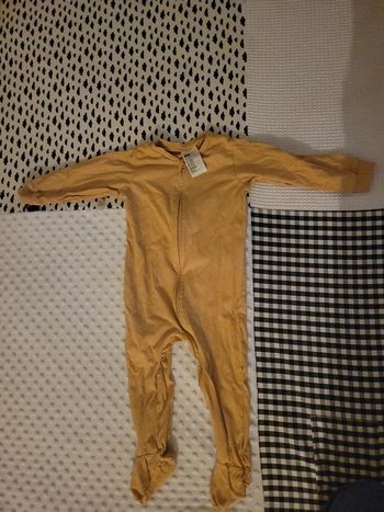 Pyjama H&M léger en coton beige – Taille 86 cm  Mixte, idéal pour le confort de bébé