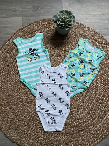 Lot de 3 bodies  débardeurs marcels 12 mois Mickey Disney orchestra