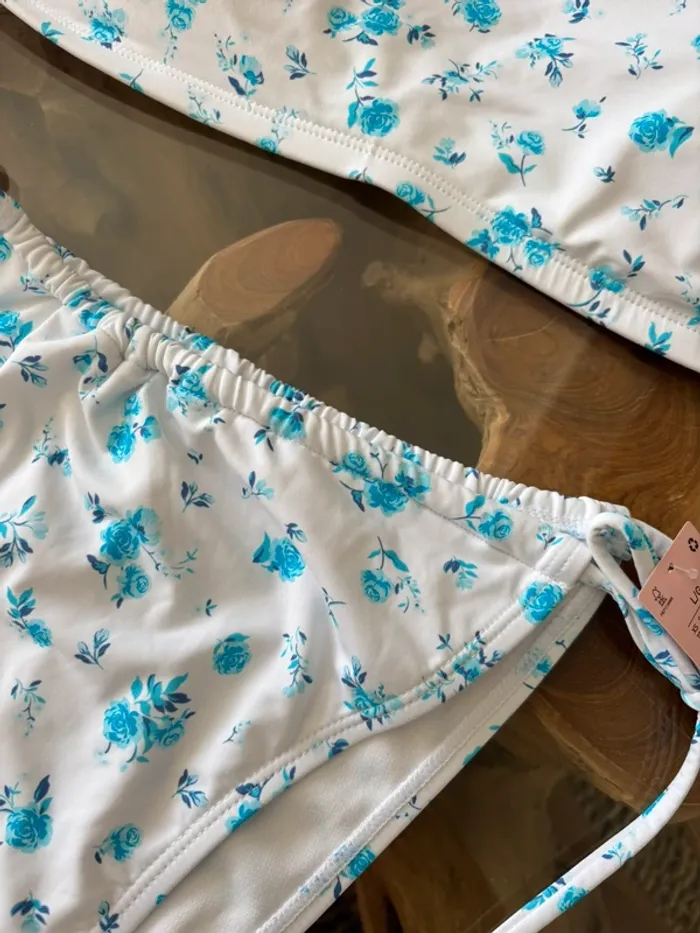 Maillot de bain 2 pièces blanc bleu fleurs L - photo numéro 5