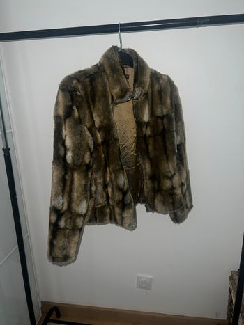 Veste fausse fourrure