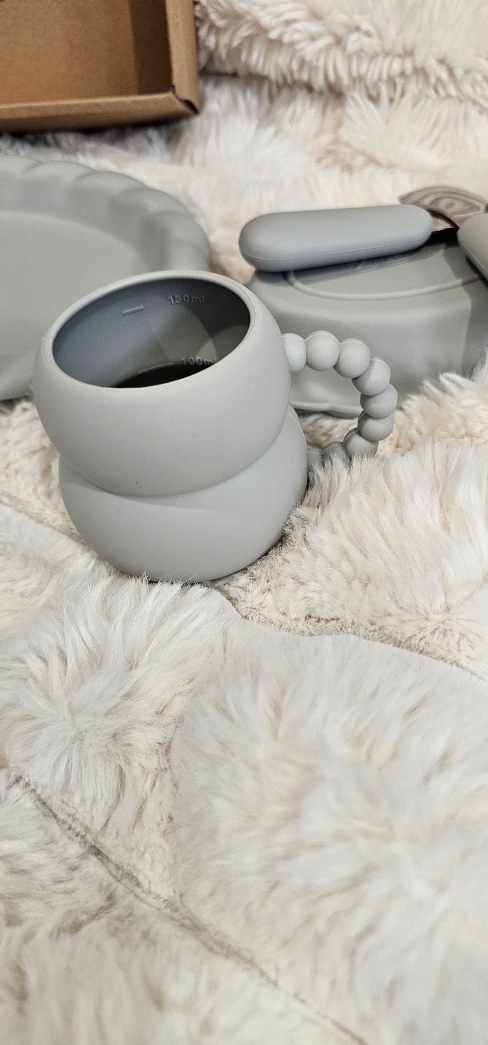 Magnifique coffret repas de Princesse gris Neuf - photo numéro 7