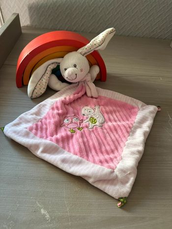 Doudou plat lapin Mots d’enfants rose losange