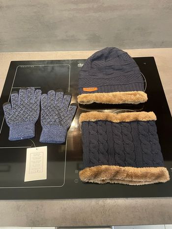 Ensemble bonnet écharpe et gants