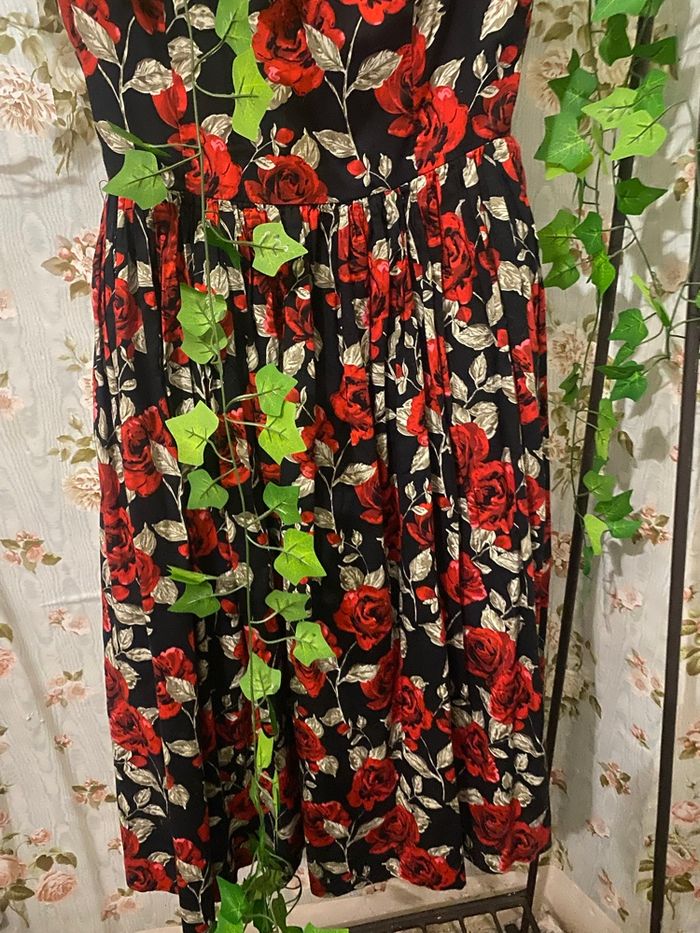 Robe roses rouge - photo numéro 2