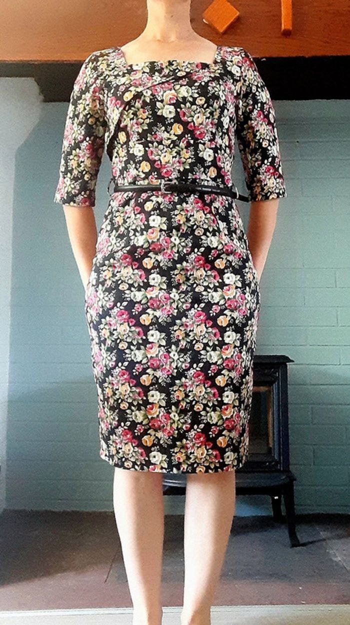 Robe Lindy Bop t.38 fleurie et ceinture - photo numéro 14