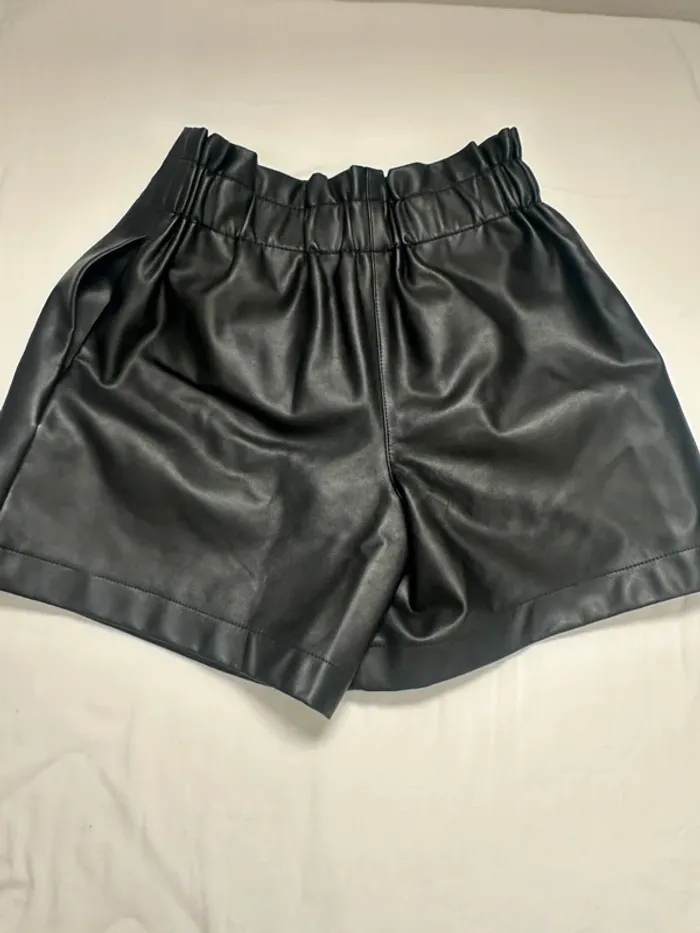 Short simili cuir Zara – Taille 13-14 ans – Très bon état - photo numéro 5