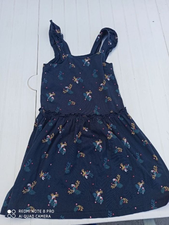 Robe motif perroquet