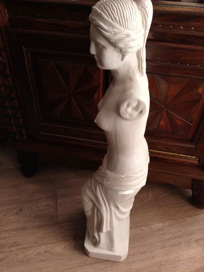 Sculpture représentant Vénus de Milo - photo numéro 4