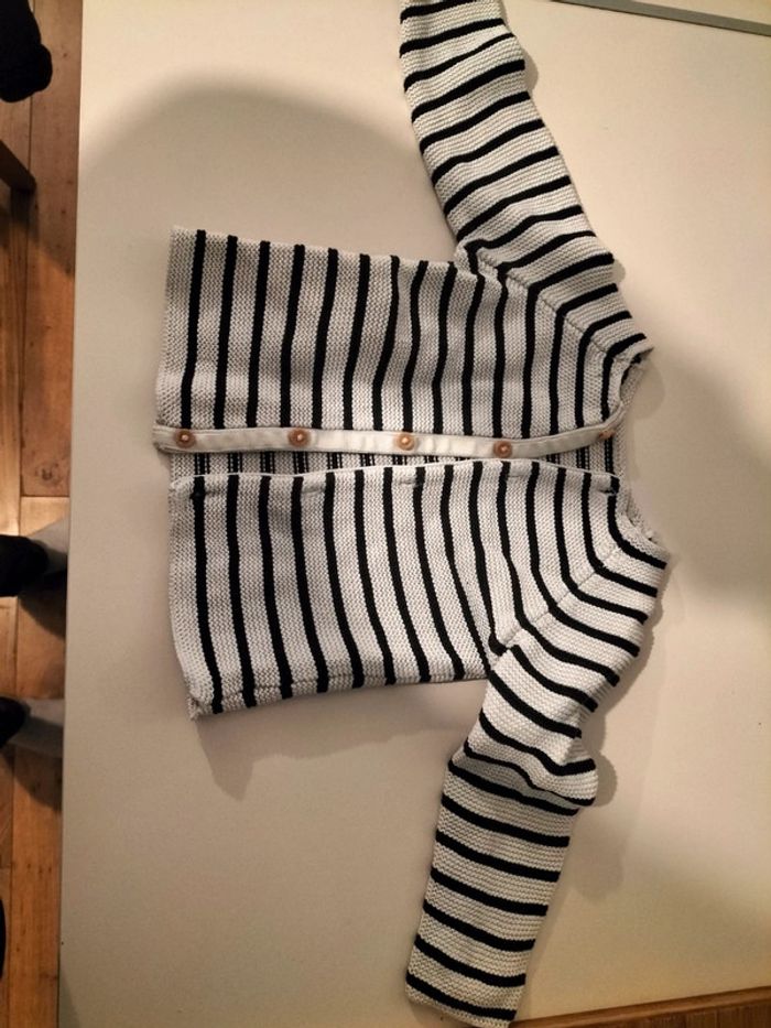 Lot 6 gilets 12 mois - photo numéro 5