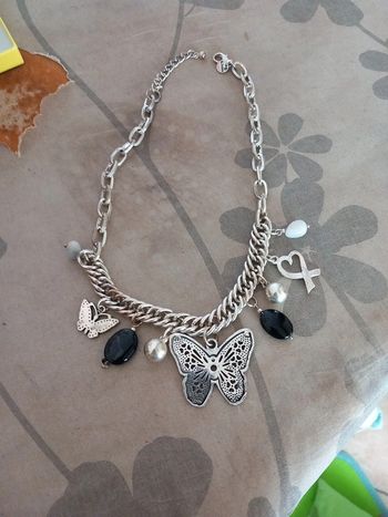 👧colllier cou papillon cœur pierre noire