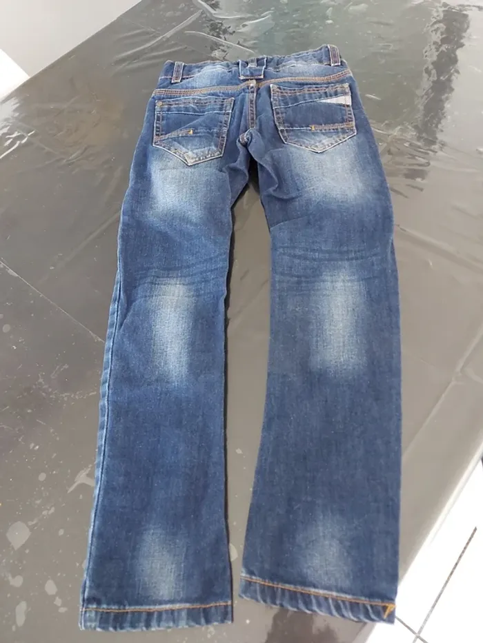 Jeans jamais porté - photo numéro 4