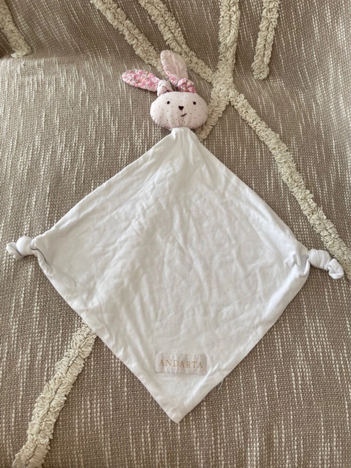 Peluche doudou plat réversible 45cm Andarta lapin blanc et rose très bon état