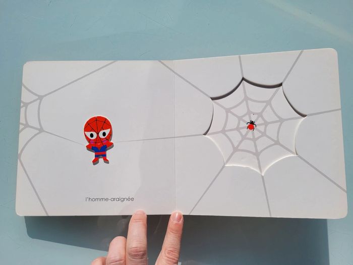 Imagier en relief tout-carton Mes Petits Héros - photo numéro 6