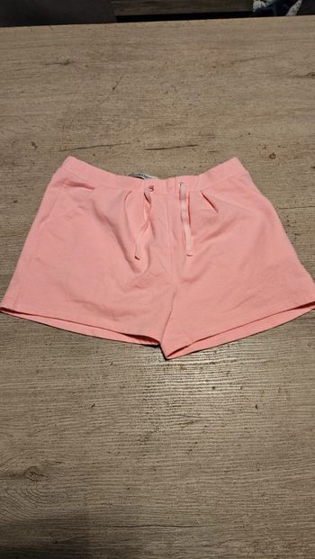 Short de sport rose, Okaïdi Sport, taille 12 ans, peu mis