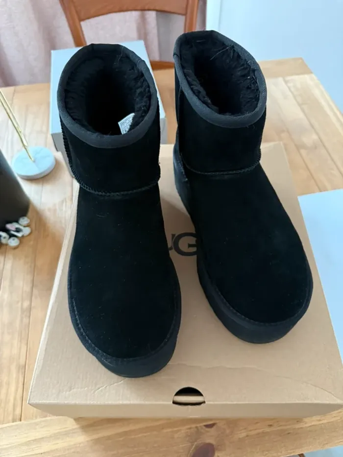 UGG Botte Classic Mini À Plateforme