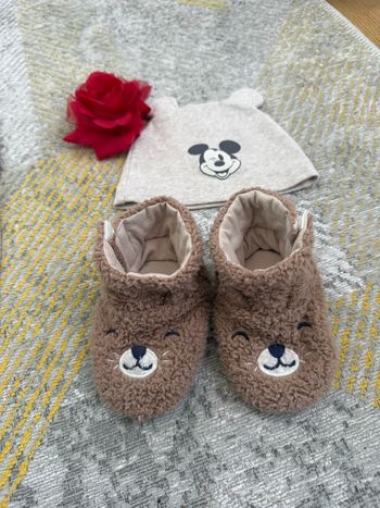 Chaussons, bonnet