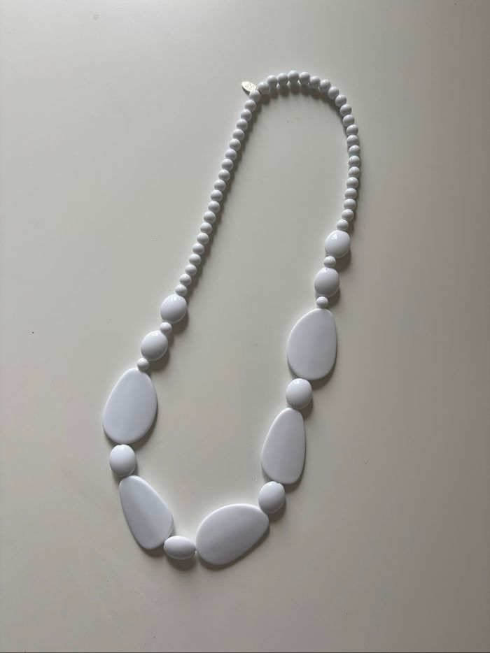 Collier blanc