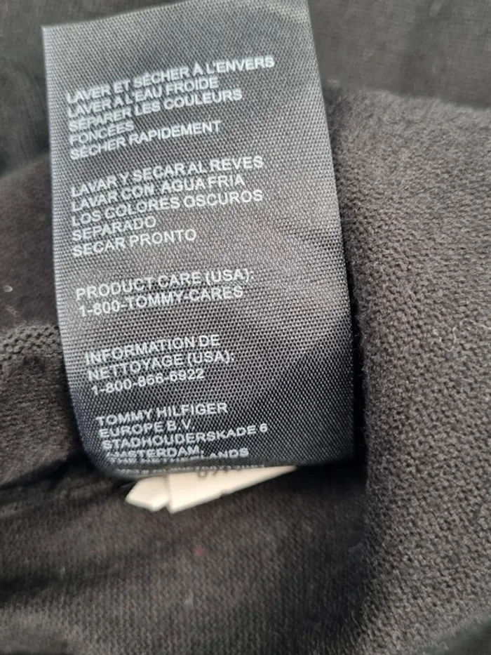 Pull fin col V Tommy Hilfiger noir – Taille S Femmes (mesures en photos) - photo numéro 7