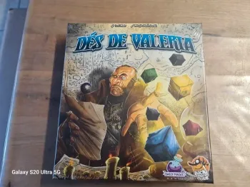 Neuf sous cellophane jeu de société Dés De Valeria des éditions Lucky Duck