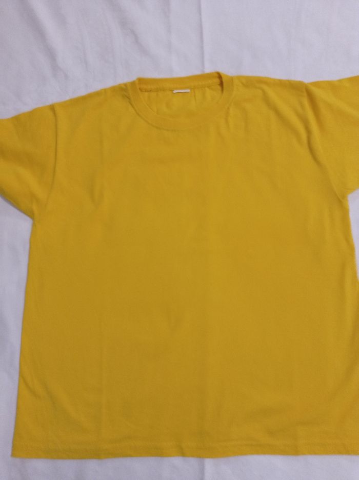 Polo manche courte couleur jaune taille 10 ans 140 cm voir photos