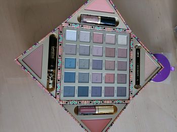 DEUX SUPERBES PALETTES TARTE MAGNIIFIQUES DESIGNS ET COULEURS