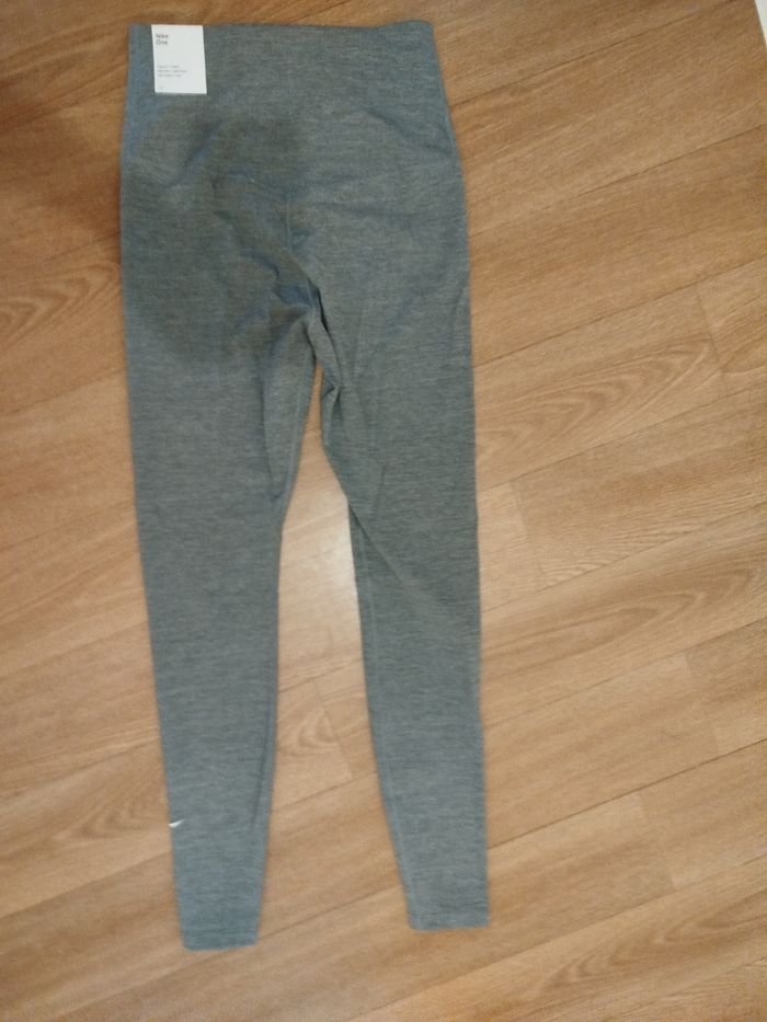 Legging gris Nike taille S - photo numéro 3