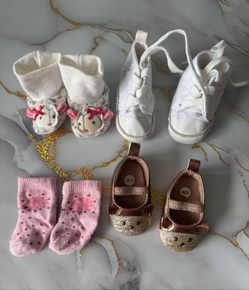 Lot de Chaussures et chaussettes
