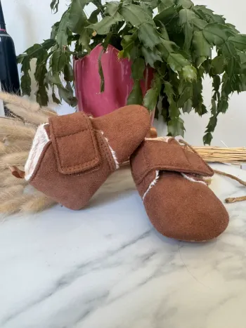 Petits chaussons HetM pointure 14/15