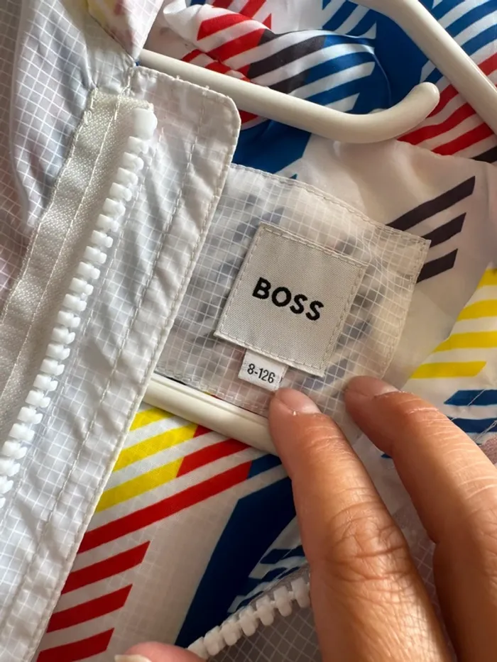 Veste coupe vent kway boss 8ans authentique - photo numéro 2