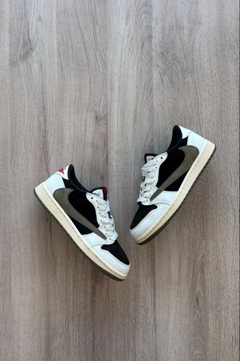 Jordan 1 low Travis Scott