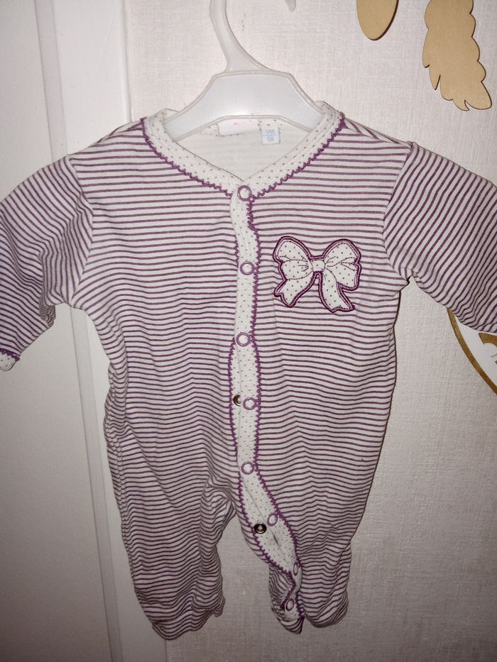 Pyjama bébé fille  1 mois, mi saison été violine rayé blanc - photo numéro 2